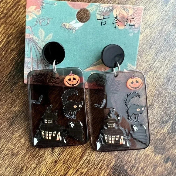 BUNDLE: (1) Shein “Boo Crew” Halloween woman’s tee size: XL (1) pair earrings - Picture 6 of 8